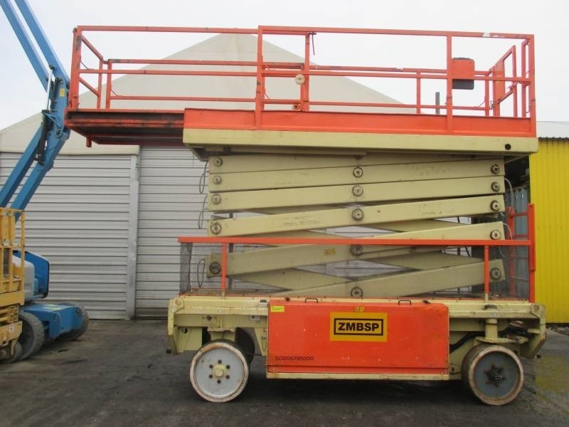 JLG Liftlux 180-12 - رافعات مقصية: صور 1 JLG Liftlux 180-12 - رافعات مقصية: صور 1