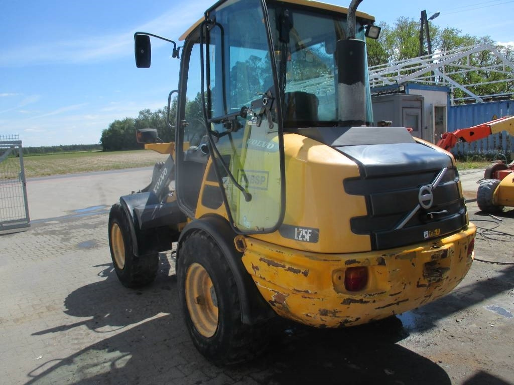 Volvo L 25 F - اللودر بعجل: صور 4 Volvo L 25 F - اللودر بعجل: صور 4
