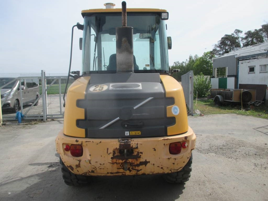 Volvo L 25 F - اللودر بعجل: صور 3 Volvo L 25 F - اللودر بعجل: صور 3