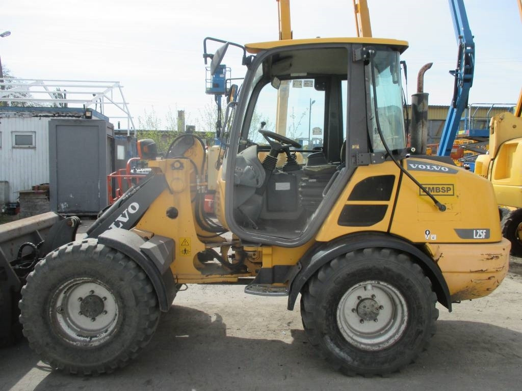 Volvo L 25 F - اللودر بعجل: صور 5 Volvo L 25 F - اللودر بعجل: صور 5