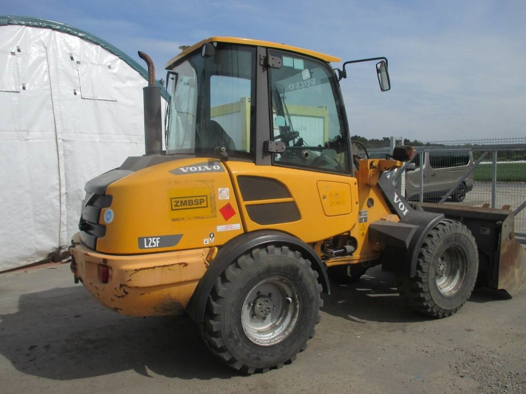 Volvo L 25 F - اللودر بعجل: صور 2 Volvo L 25 F - اللودر بعجل: صور 2
