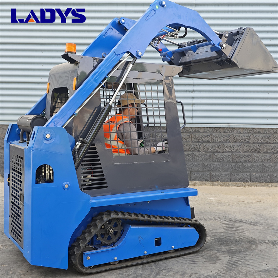 LADYS LA670 Skid Steer Euro 5/Epa Engine Kubota Mini Small Skid Steer Loader For Sale - شيول صغير: صور 4 LADYS LA670 Skid Steer Euro 5/Epa Engine Kubota Mini Small Skid Steer Loader For Sale - شيول صغير: صور 4