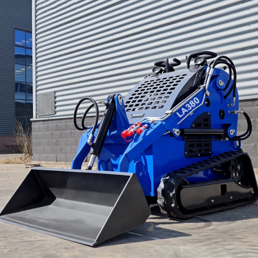 LEZUM LA380 Mini Skid Steer Loader Compact Track Diesel Cheap Mini Skid Steer Loader For Sale With Mini Skid Steer Attachments 4 In 1 Bucket - شيول صغير: صور 1 LEZUM LA380 Mini Skid Steer Loader Compact Track Diesel Cheap Mini Skid Steer Loader For Sale With Mini Skid Steer Attachments 4 In 1 Bucket - شيول صغير: صور 1
