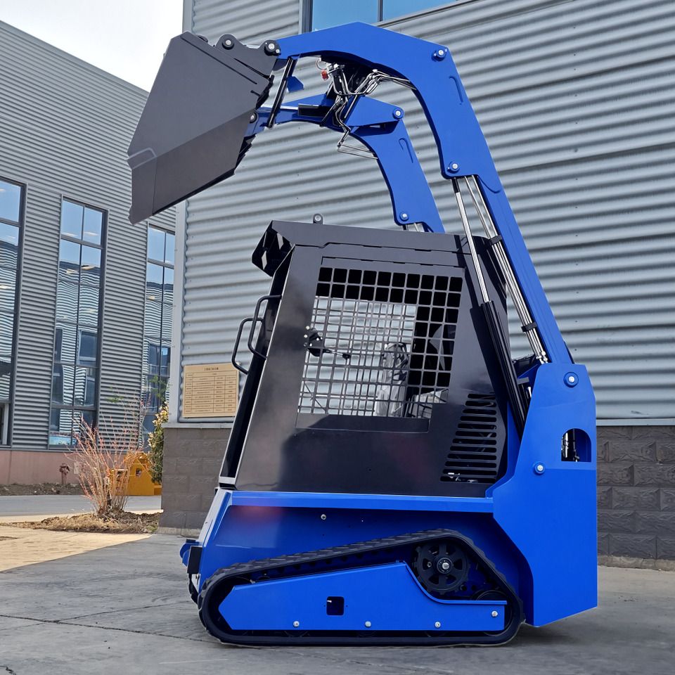 LEZUM LA670 Mini Small Skid Steer Loader Compact Track Diesel Mini Skid Steer Loader For Sale With Small Mini Skid Steer Attachments 4 In 1 Bucket - شيول صغير: صور 4 LEZUM LA670 Mini Small Skid Steer Loader Compact Track Diesel Mini Skid Steer Loader For Sale With Small Mini Skid Steer Attachments 4 In 1 Bucket - شيول صغير: صور 4