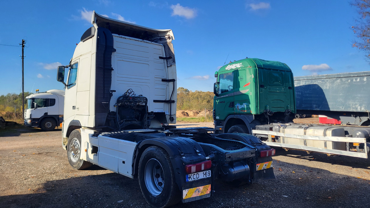 VOLVO FH 12 460 - شاحنة جرار: صور 5 VOLVO FH 12 460 - شاحنة جرار: صور 5