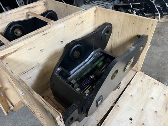 Attache rapide hydraulique QC90H pour pelle de 23T à 35T - وصلة الربط للمعدات المعلقة: صور 5 Attache rapide hydraulique QC90H pour pelle de 23T à 35T - وصلة الربط للمعدات المعلقة: صور 5