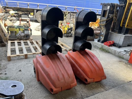 Feux de chantier diabolo - معدات البناء: صور 2 Feux de chantier diabolo - معدات البناء: صور 2