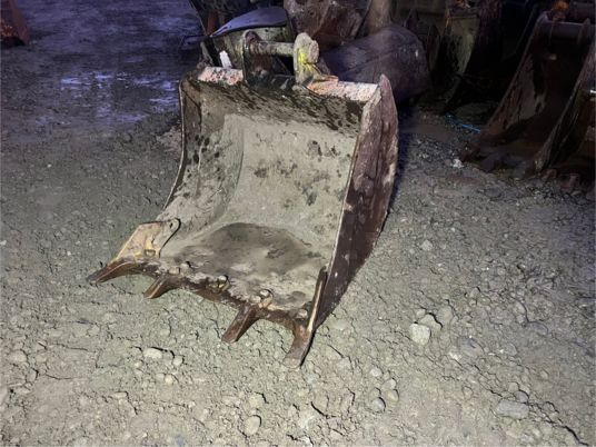 Godet de terrassement jcb - axe 45 mm - بكت حفار: صور 2 Godet de terrassement jcb - axe 45 mm - بكت حفار: صور 2