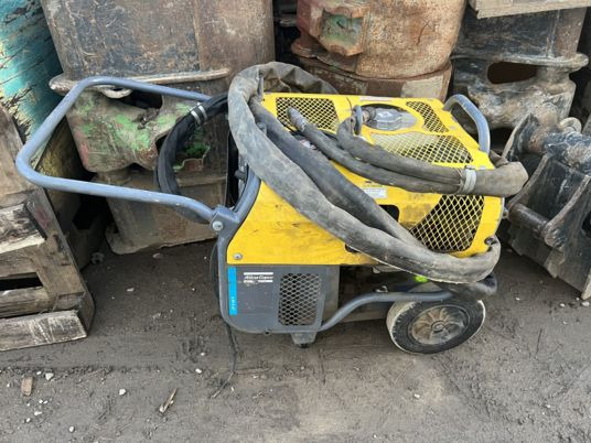 Groupe hydraulique atlas copco - معدات البناء: صور 1 Groupe hydraulique atlas copco - معدات البناء: صور 1