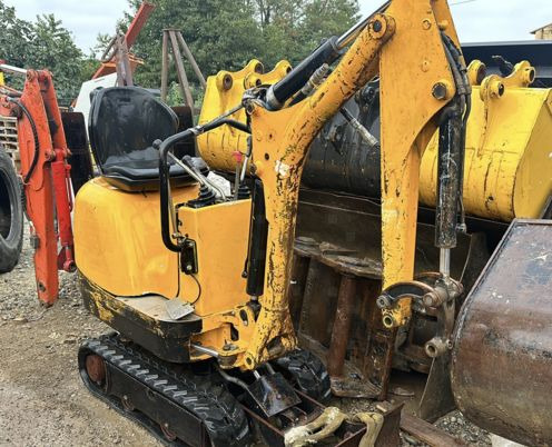 JCB 8008 CTS à 5900€ HT - حفارة مصغرة: صور 2 JCB 8008 CTS à 5900€ HT - حفارة مصغرة: صور 2
