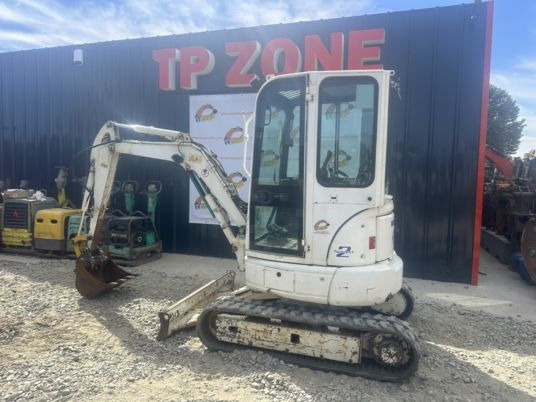 Komatsu PC26MR-3 cabine à 19500€ HT - حفارة مصغرة: صور 4 Komatsu PC26MR-3 cabine à 19500€ HT - حفارة مصغرة: صور 4