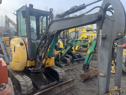 Komatsu PC26MR-3 - حفارة مصغرة: صور 2 Komatsu PC26MR-3 - حفارة مصغرة: صور 2