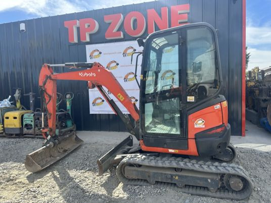 Kubota U27-4 Cabine à 23500€ HT - حفارة مصغرة: صور 2 Kubota U27-4 Cabine à 23500€ HT - حفارة مصغرة: صور 2