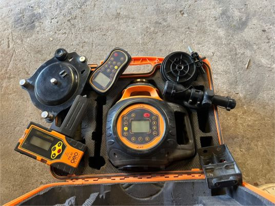 Niveau laser rotatif automatique GEO FENNEL - معدات البناء: صور 2 Niveau laser rotatif automatique GEO FENNEL - معدات البناء: صور 2