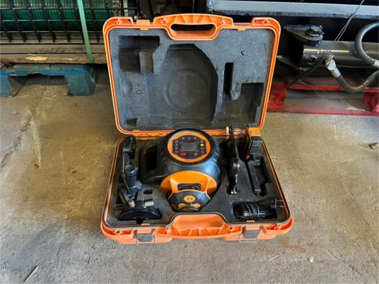 Niveau laser rotatif automatique GEO FENNEL - معدات البناء: صور 1 Niveau laser rotatif automatique GEO FENNEL - معدات البناء: صور 1