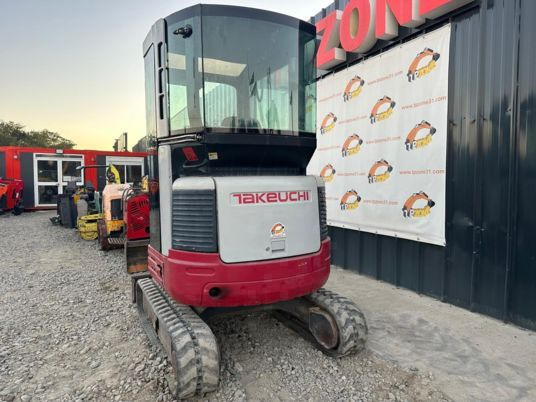 Takeuchi TB23R Cabine à 17 500 € HT - حفارة مصغرة: صور 4 Takeuchi TB23R Cabine à 17 500 € HT - حفارة مصغرة: صور 4