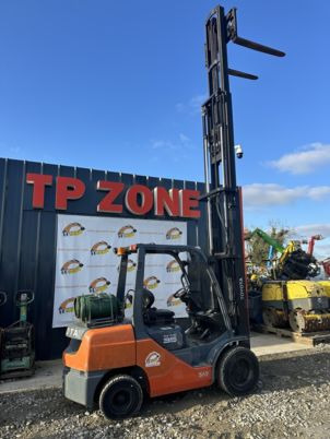 Toyota Tonero 35 à 19900 Euros HT - رافعة شوكية تعمل بالغاز: صور 1 Toyota Tonero 35 à 19900 Euros HT - رافعة شوكية تعمل بالغاز: صور 1