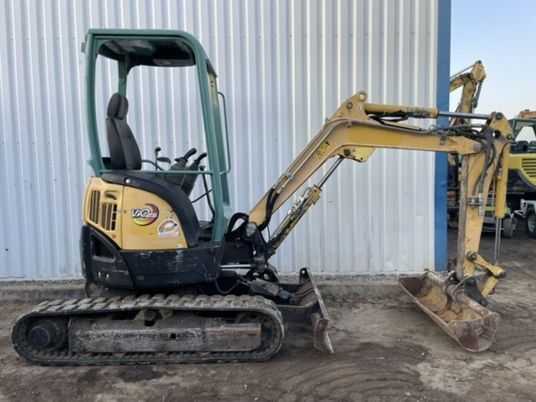 Yanmar VIO25-4 Canopy - حفارة مصغرة: صور 3 Yanmar VIO25-4 Canopy - حفارة مصغرة: صور 3