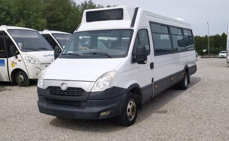 Iveco Daily 23 *NOWY SILNIK* 2 SZTUKI*, klima, winda - باص النقل بين المدن: صور 2 Iveco Daily 23 *NOWY SILNIK* 2 SZTUKI*, klima, winda - باص النقل بين المدن: صور 2