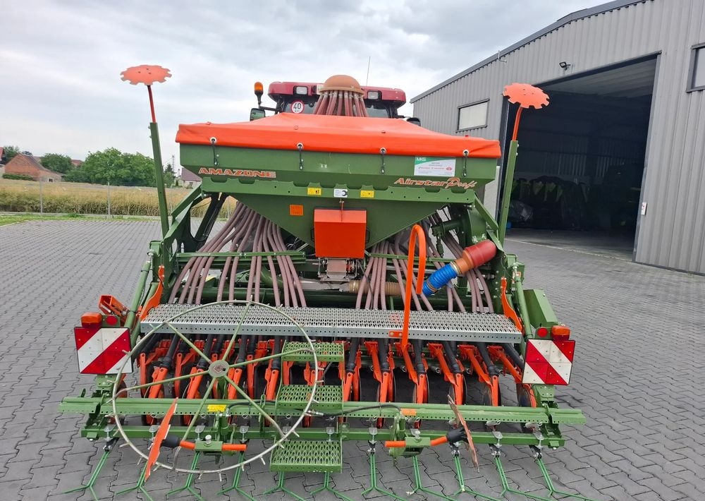 Amazone AIRSTAR PROFI 3 Metrowy , Brona Kg 302, 2011 Rok , Nie Malowany , Stan Idealny - معدات بذار: صور 3 Amazone AIRSTAR PROFI 3 Metrowy , Brona Kg 302, 2011 Rok , Nie Malowany , Stan Idealny - معدات بذار: صور 3