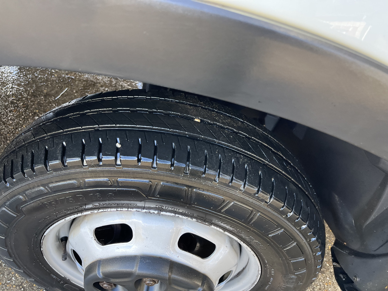 IVECO Daily 35-180 35c18 plateau - الشاحنات الصغيرة المسطحة: صور 4 IVECO Daily 35-180 35c18 plateau - الشاحنات الصغيرة المسطحة: صور 4