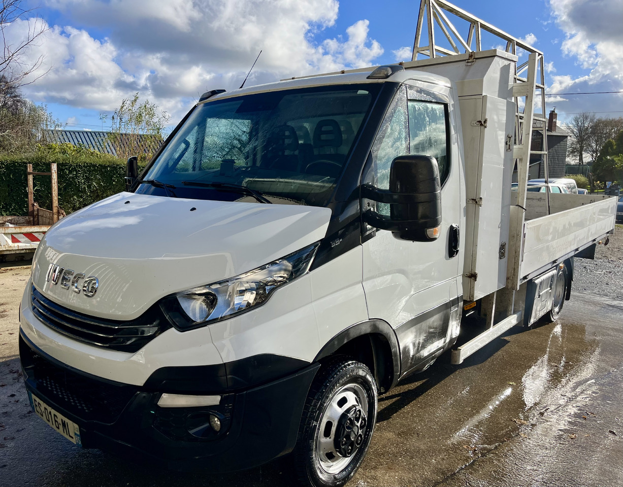 IVECO Daily 35-180 35c18 plateau - الشاحنات الصغيرة المسطحة: صور 1 IVECO Daily 35-180 35c18 plateau - الشاحنات الصغيرة المسطحة: صور 1
