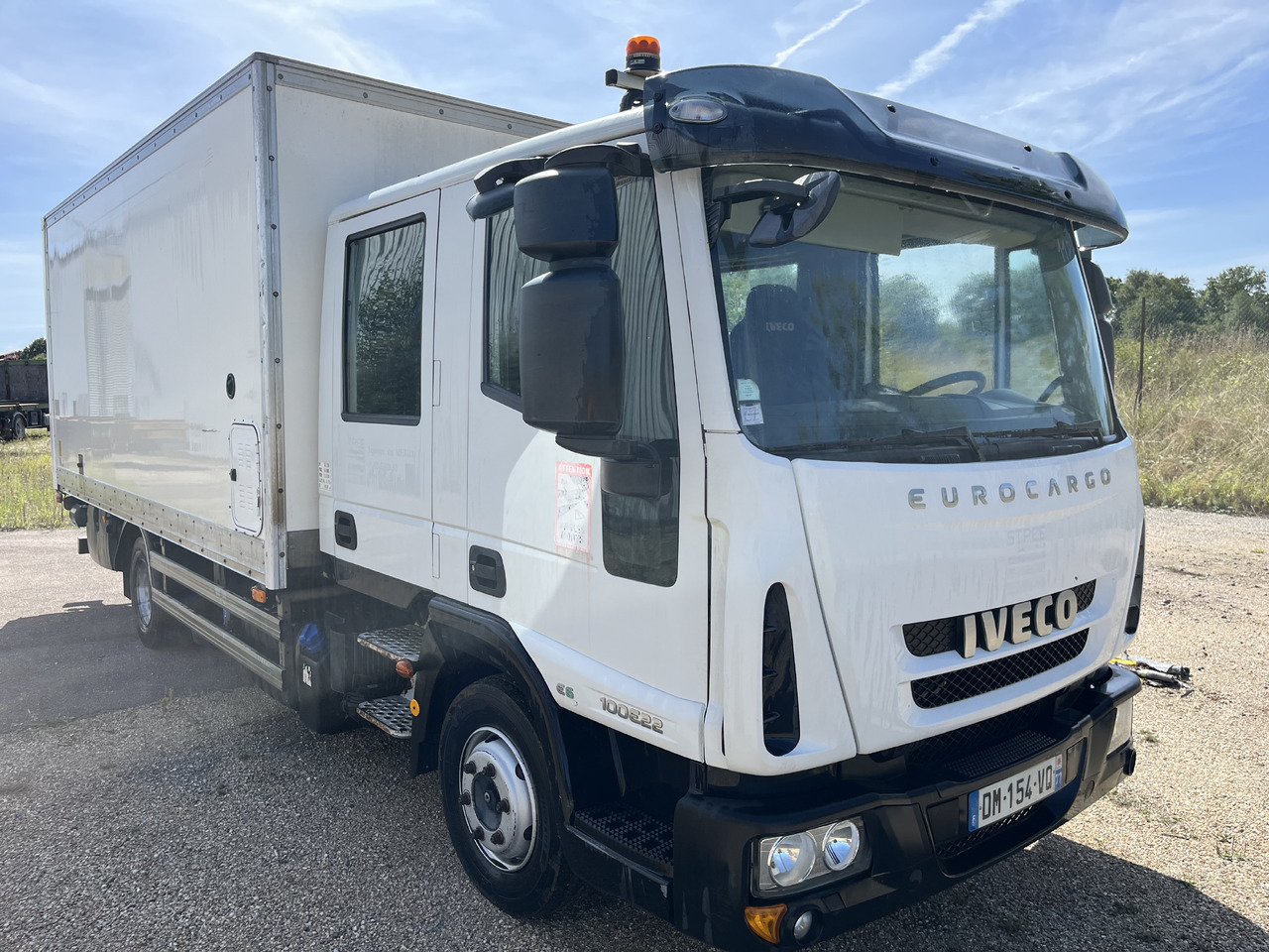 Iveco Eurocargo 100E22 caisse double cabine 7 places - بصندوق مغلق شاحنة: صور 3 Iveco Eurocargo 100E22 caisse double cabine 7 places - بصندوق مغلق شاحنة: صور 3