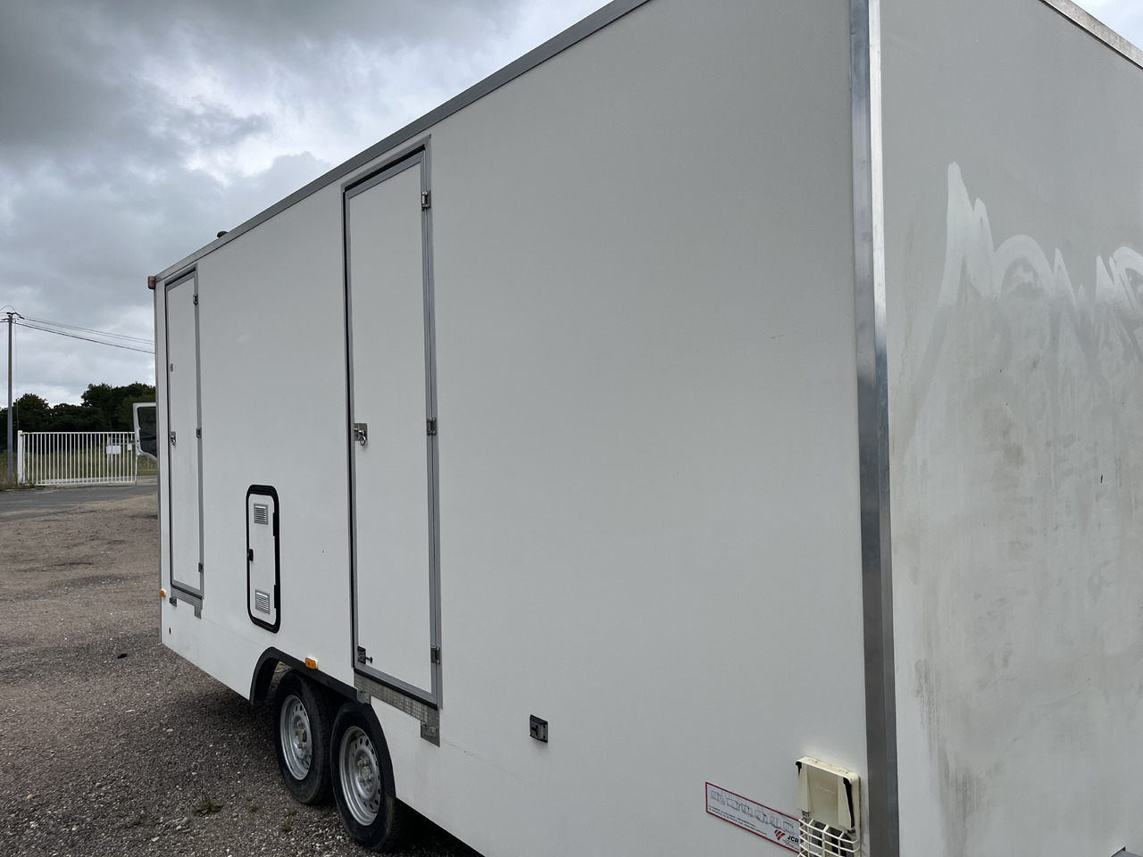 Jcr Base de vie - مقطورات السيارات: صور 3 Jcr Base de vie - مقطورات السيارات: صور 3