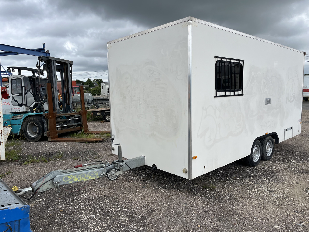 Jcr Base de vie - مقطورات السيارات: صور 1 Jcr Base de vie - مقطورات السيارات: صور 1