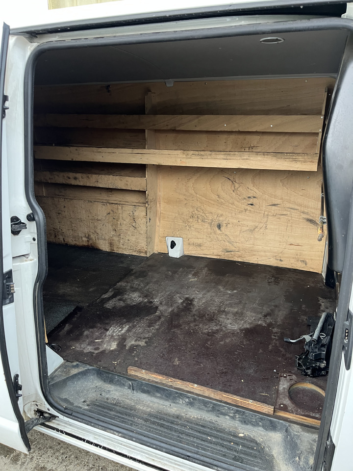 Volkswagen Transporter T6 2L tdi 150cv long 4 Motion 4x4 4motion إيجار Volkswagen Transporter T6 2L tdi 150cv long 4 Motion 4x4 4motion: صور 9