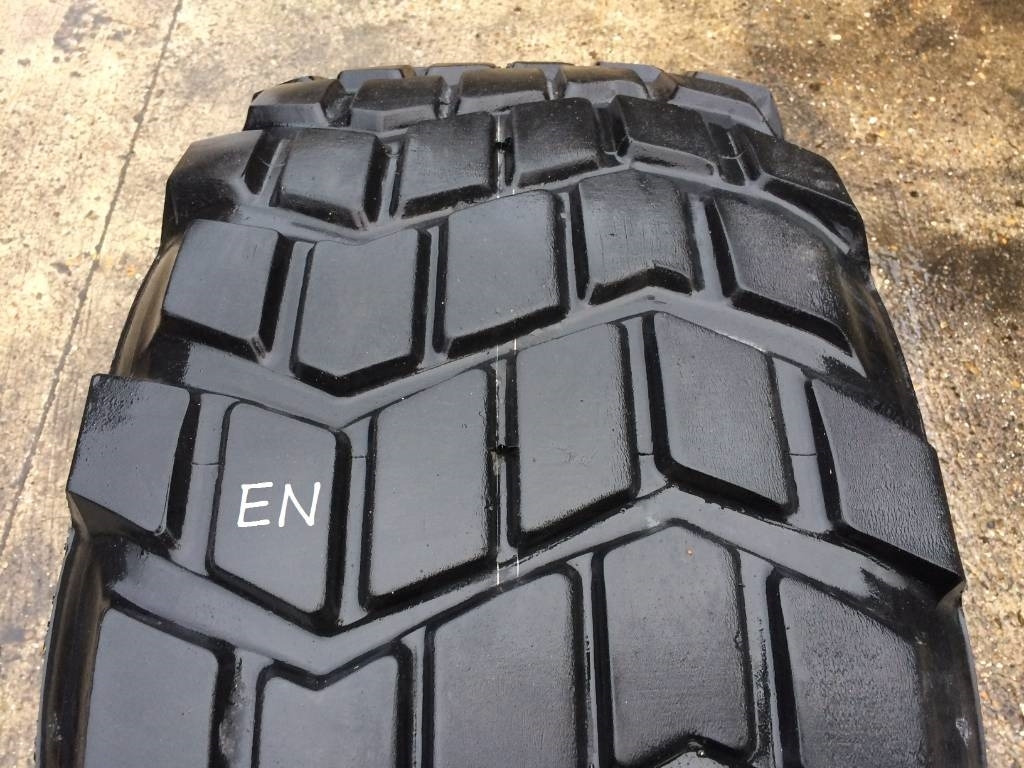 Michelin 525/65R20.5 XS - USED EN 80% - الإطارات - الآلات والماكينات الزراعية: صور 2 Michelin 525/65R20.5 XS - USED EN 80% - الإطارات - الآلات والماكينات الزراعية: صور 2