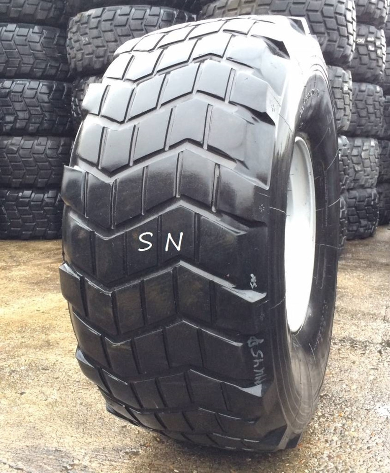 Michelin 525/65R20.5 XS - USED REGROOVED - الإطارات - الآلات والماكينات الزراعية: صور 1 Michelin 525/65R20.5 XS - USED REGROOVED - الإطارات - الآلات والماكينات الزراعية: صور 1