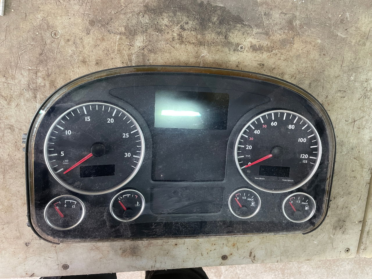 MAN MAN Lions City Kombiinstrument 81.272026224 81272026224 - النظام الكهربائي - شاحنة: صور 1 MAN MAN Lions City Kombiinstrument 81.272026224 81272026224 - النظام الكهربائي - شاحنة: صور 1