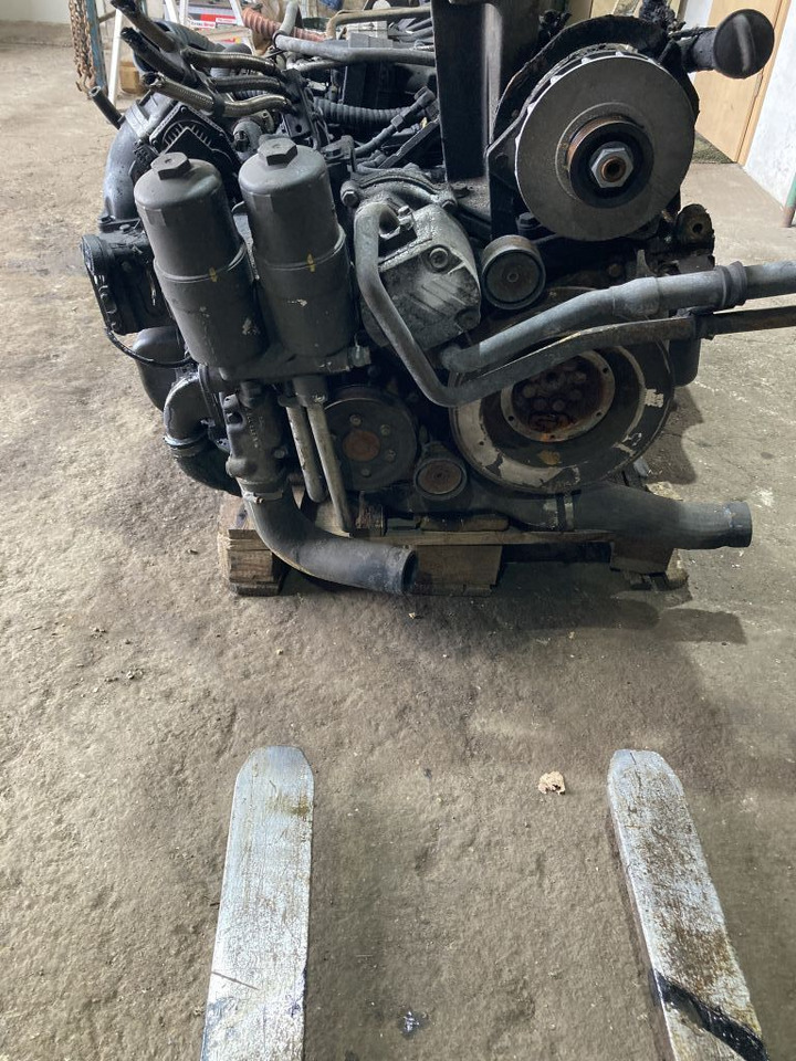Mercedes-Benz Mercedes Motor OM 457 HLA Citaro EEV OM457HLA Claas 457.959 457959 - المحرك - حافلة: صور 2 Mercedes-Benz Mercedes Motor OM 457 HLA Citaro EEV OM457HLA Claas 457.959 457959 - المحرك - حافلة: صور 2
