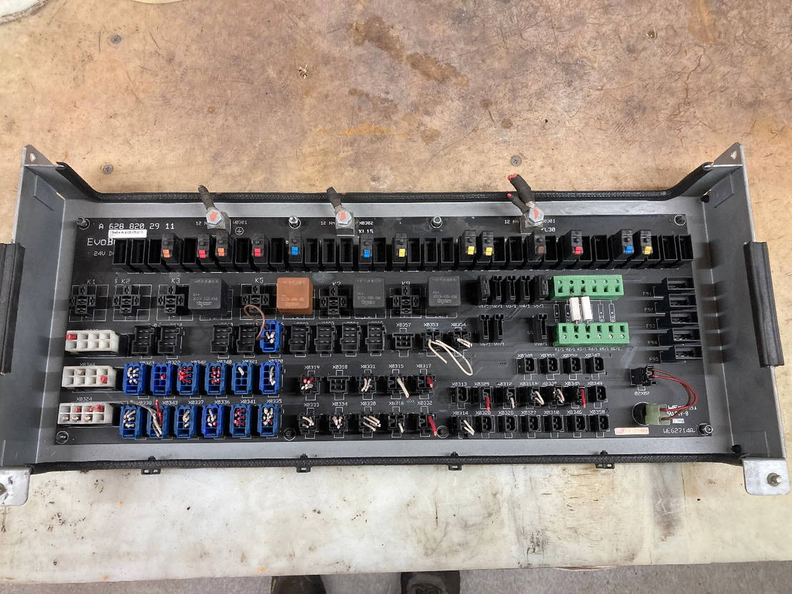 Mercedes-Benz Platine Mercedes Citaro Sicherung A6288203111 A6288202911 - النظام الكهربائي - حافلة: صور 1 Mercedes-Benz Platine Mercedes Citaro Sicherung A6288203111 A6288202911 - النظام الكهربائي - حافلة: صور 1