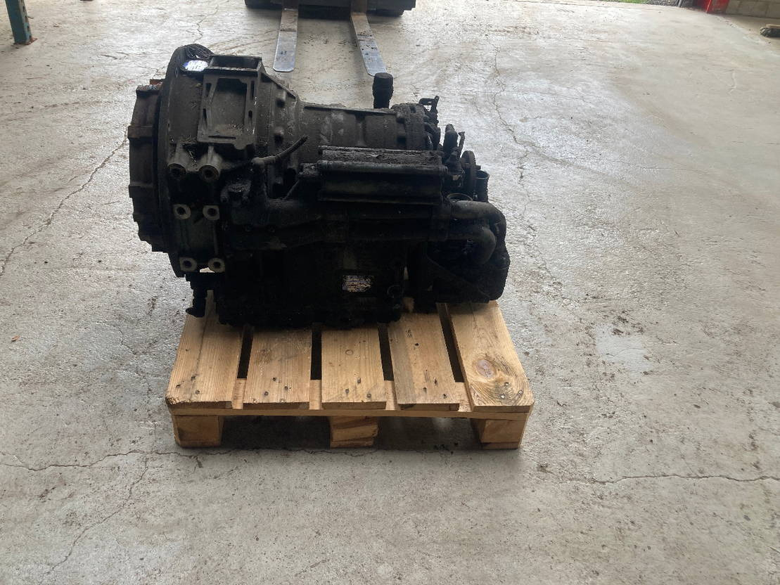 ZF Getriebe ZF 5HP 592C 5HP592C 4149053031 MAN A21 A23 Ecomat - علبة التروس - حافلة: صور 1 ZF Getriebe ZF 5HP 592C 5HP592C 4149053031 MAN A21 A23 Ecomat - علبة التروس - حافلة: صور 1