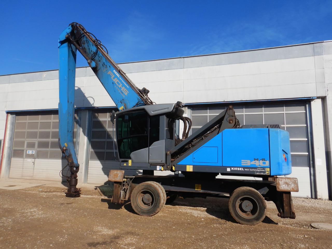 Fuchs MHL 340 F - حفارة النقل والشحن: صور 2 Fuchs MHL 340 F - حفارة النقل والشحن: صور 2
