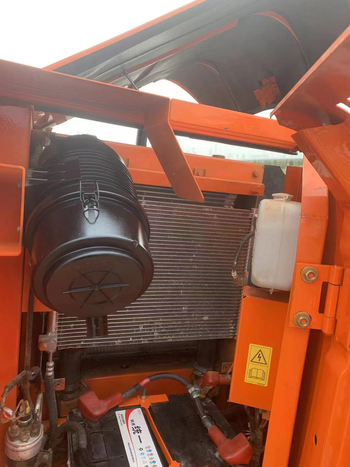 HITACHI ZX60 - حفارة مصغرة: صور 5 HITACHI ZX60 - حفارة مصغرة: صور 5