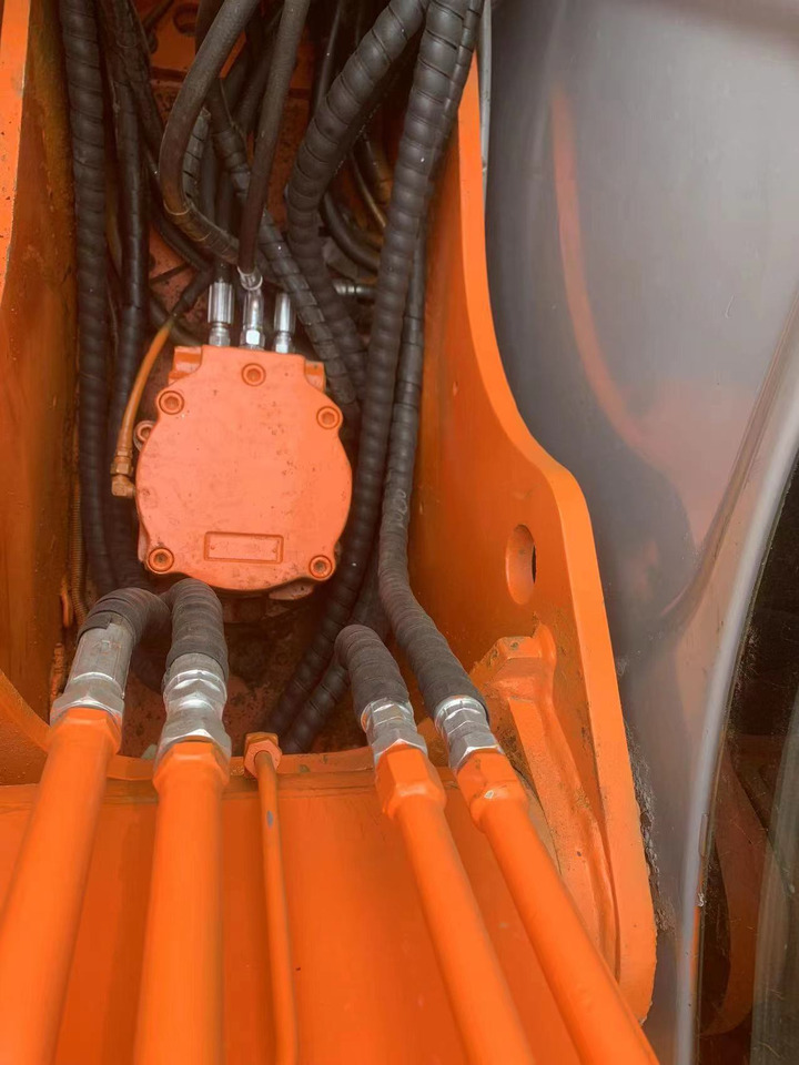 HITACHI ZX60 - حفارة مصغرة: صور 4 HITACHI ZX60 - حفارة مصغرة: صور 4