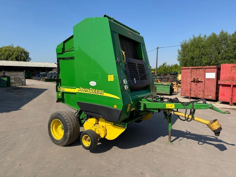 JOHN DEERE 592 - مكبس القش الدائري: صور 5 JOHN DEERE 592 - مكبس القش الدائري: صور 5