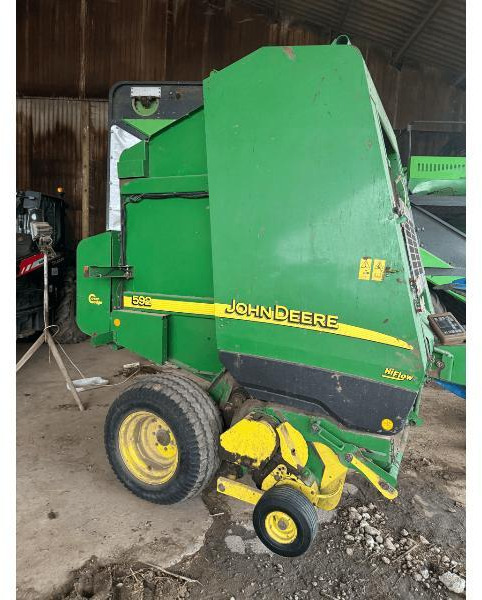 JOHN DEERE 592 - مكبس القش الدائري: صور 1 JOHN DEERE 592 - مكبس القش الدائري: صور 1