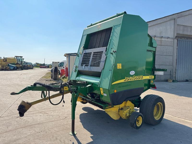 JOHN DEERE 592 - مكبس القش الدائري: صور 1 JOHN DEERE 592 - مكبس القش الدائري: صور 1