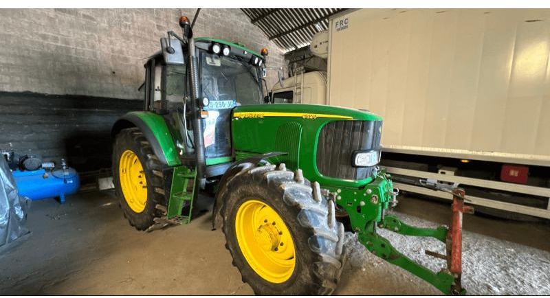JOHN DEERE 6520 - جرار: صور 1 JOHN DEERE 6520 - جرار: صور 1