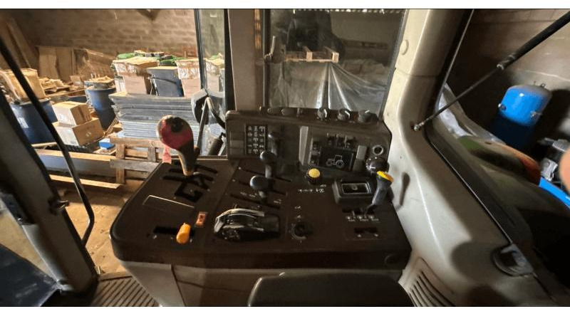 JOHN DEERE 6520 - جرار: صور 5 JOHN DEERE 6520 - جرار: صور 5