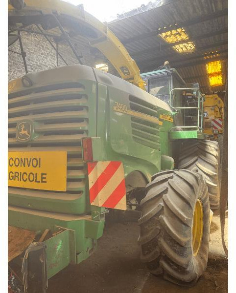 JOHN DEERE 7400 4RM - حصادة الأعلاف: صور 2 JOHN DEERE 7400 4RM - حصادة الأعلاف: صور 2