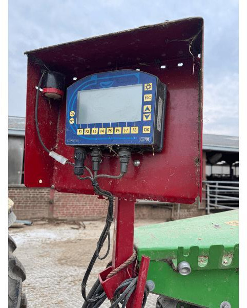 آلة خلط وتوزيع الأعلاف STRAUTMANN VERTI MIX 2401: صور 8 آلة خلط وتوزيع الأعلاف STRAUTMANN VERTI MIX 2401: صور 8