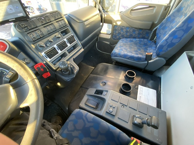 شاحنة نقل سيارات شاحنة لنقل البضائع الحرة IVECO EuroCargo 90E220: صور 16