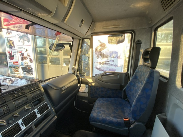 شاحنة نقل سيارات شاحنة لنقل البضائع الحرة IVECO EuroCargo 90E220: صور 14