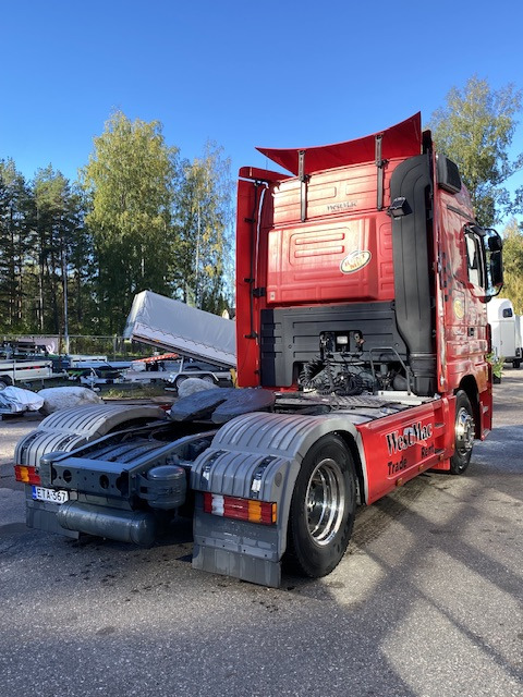 Mercedes-Benz 1832 Mega Space Cabin CLEAN - شاحنة جرار: صور 4 Mercedes-Benz 1832 Mega Space Cabin CLEAN - شاحنة جرار: صور 4