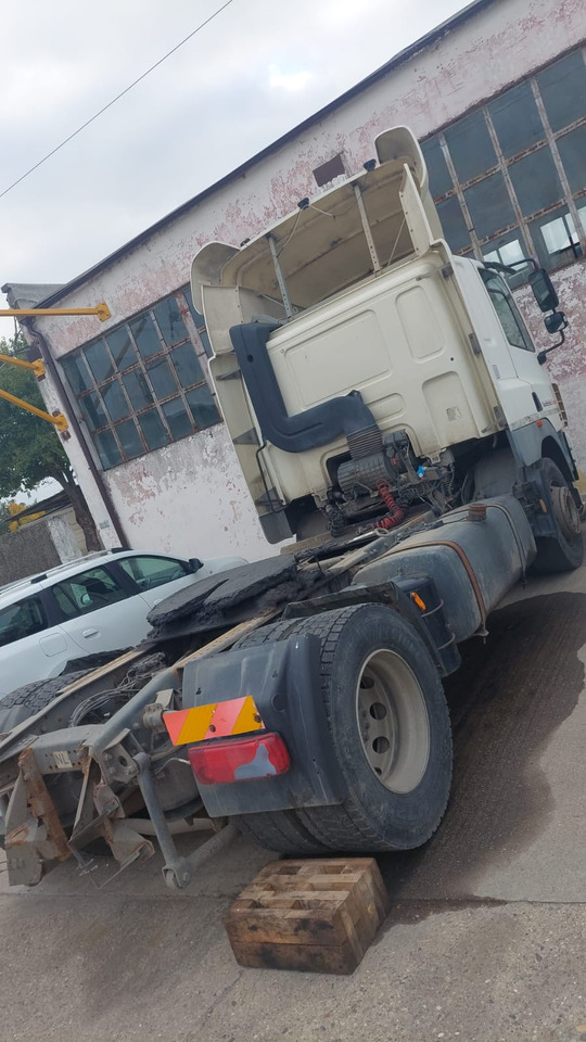 DAF CF 85.43 Tractor Head - شاحنة جرار: صور 4 DAF CF 85.43 Tractor Head - شاحنة جرار: صور 4